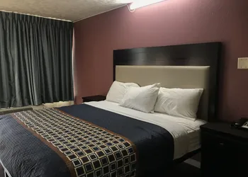 Express Inn hotel thumbnail 5