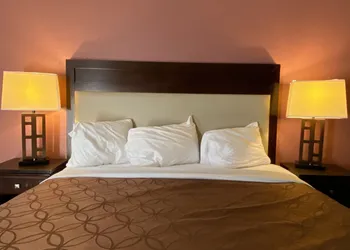 Express Inn hotel thumbnail 8