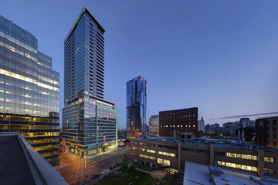 Holiday Inn Hotel & Suites Montreal Centre-ville Ouest by IHG hotel detail image 2