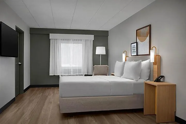 Spark by Hilton Northborough hotel detail image 2
