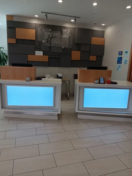 Holiday Inn Express & Suites Commerce by IHG hotel detail image 6