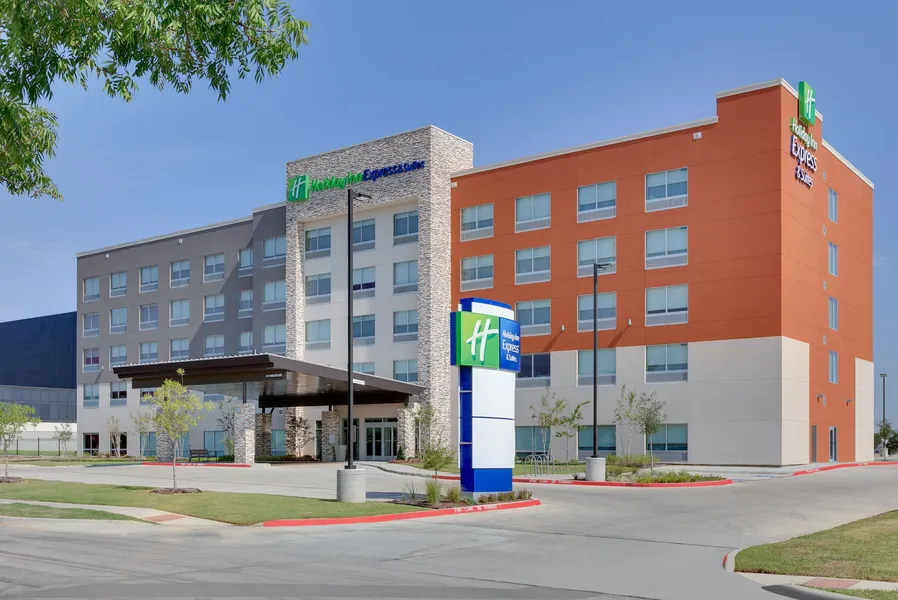 Holiday Inn Express & Suites Dallas NW HWY - Love Field by IHG hotel detail image 2