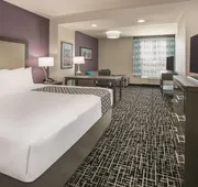 La Quinta Inn & Suites by Wyndham Dallas - Richardson hotel detail image 4
