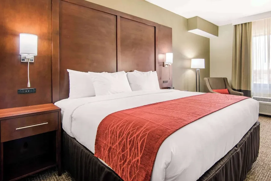 Comfort Inn & Suites Independence hotel detail image 2