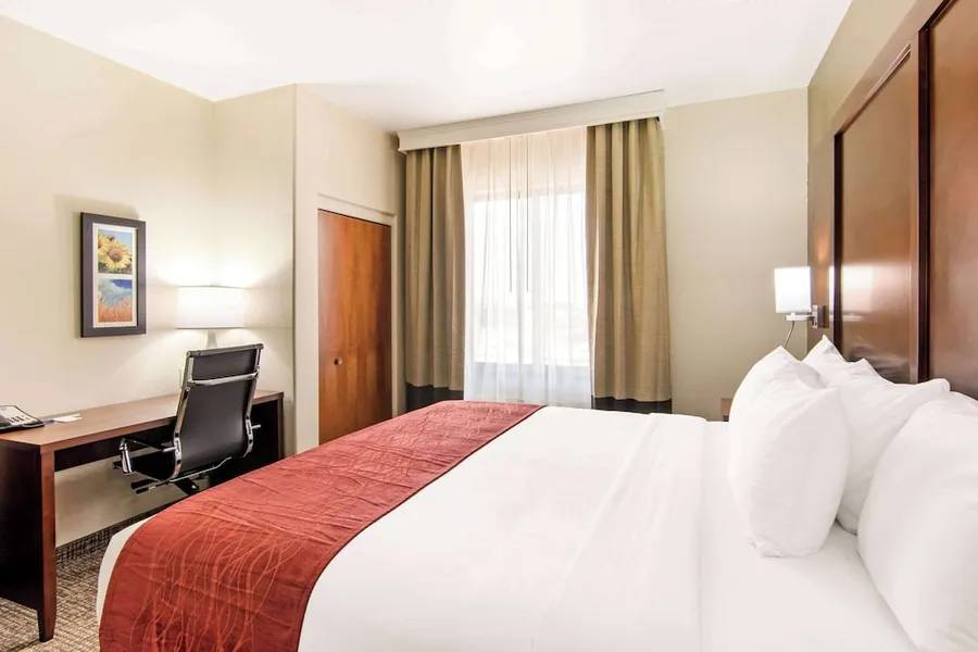 Comfort Inn & Suites Independence hotel detail image 6