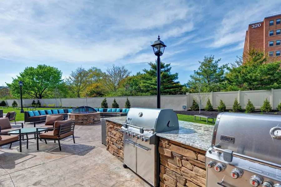 Courtyard by Marriott Long Island Islip/Courthouse Complex hotel detail image 6
