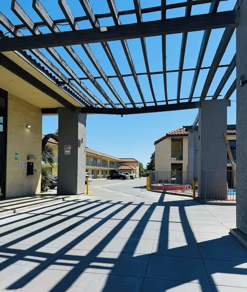 Baymont by Wyndham Bakersfield hotel detail image 2