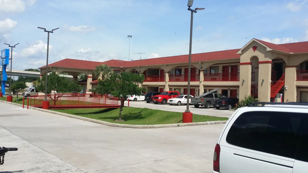 Americas Best Value Inn & Suites Houston NE hotel detail image 2
