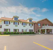Econo Lodge Inn & Suites Ripley hotel detail image 3