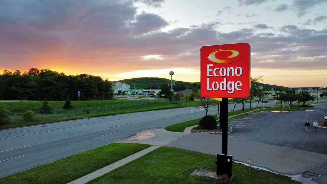 Econo Lodge Wausau - Rothschild hotel detail image 6