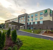 Holiday Inn Express & Suites Charlotte NE - University Area by IHG hotel detail image 4