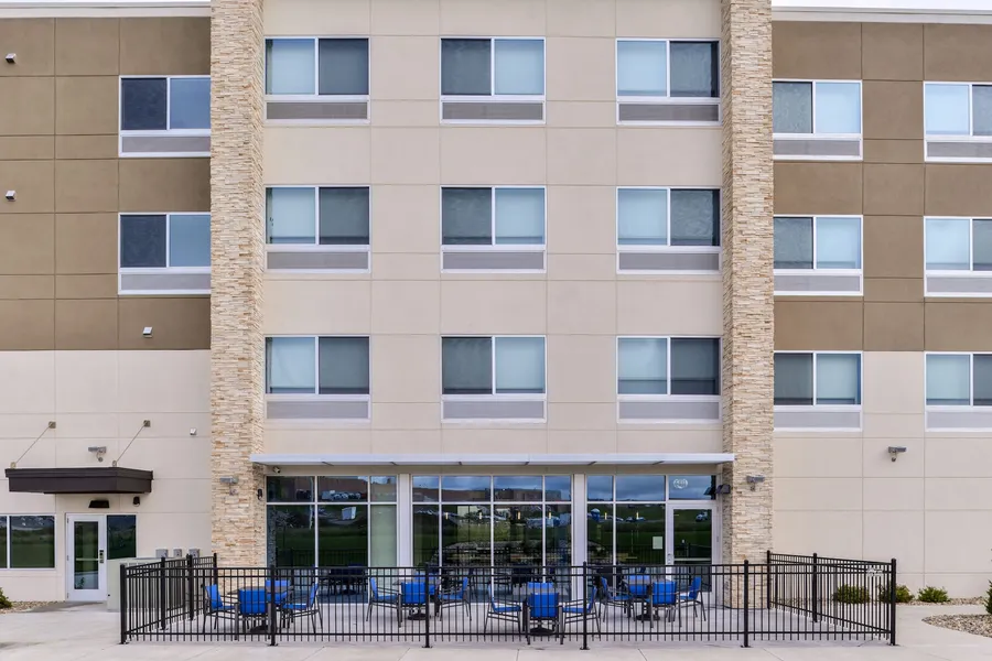 Holiday Inn Express & Suites Kansas City - Lee's Summit by IHG hotel detail image 2
