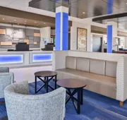 Holiday Inn Express & Suites Kansas City - Lee's Summit by IHG hotel detail image 3