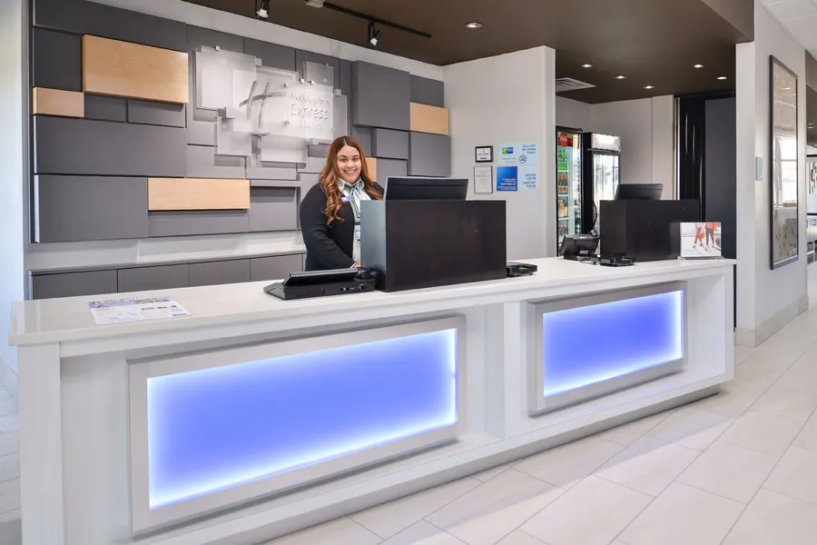 Holiday Inn Express & Suites Kansas City - Lee's Summit by IHG hotel detail image 6