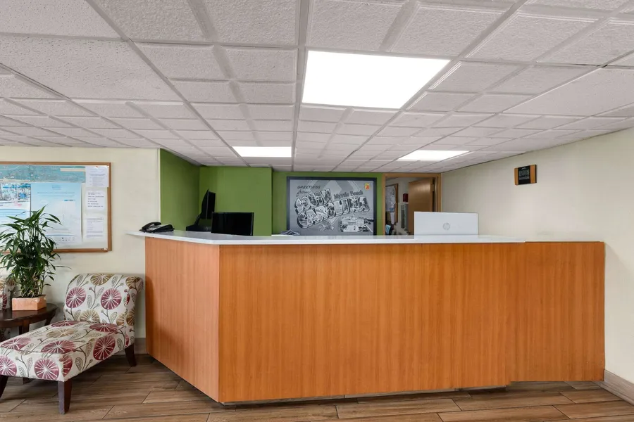 Super 8 by Wyndham Myrtle Beach/Market Common Area hotel detail image 6