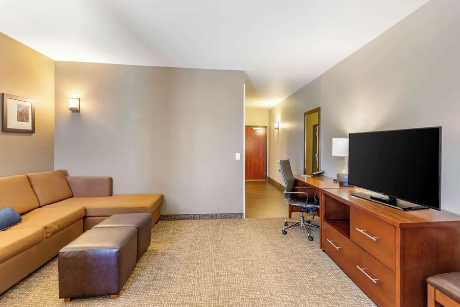Comfort Suites Near Denver Downtown hotel detail image 6