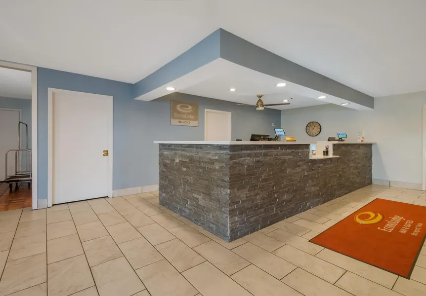 Econo Lodge Inn & Suites Fulton - Rockport hotel detail image 6