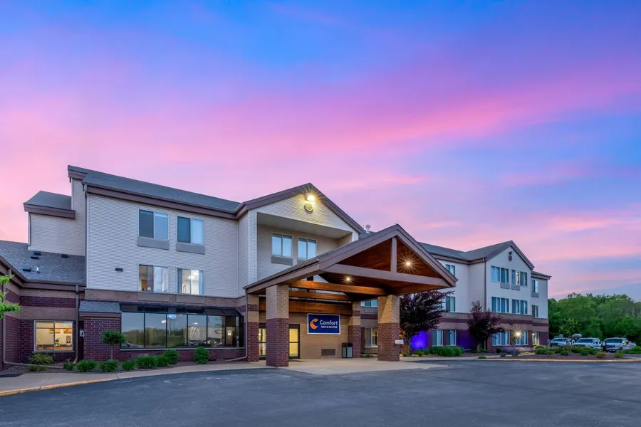 Comfort Inn & Suites New Lisbon hotel detail image 6