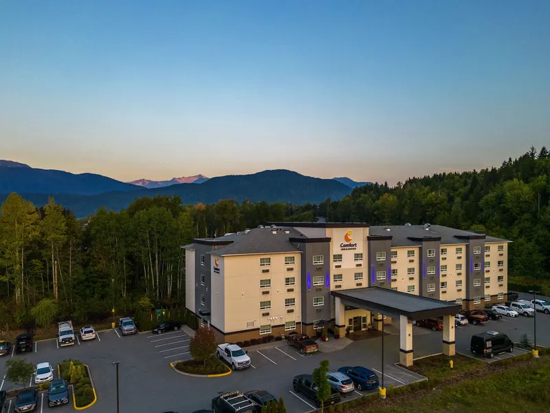 Comfort Inn & Suites hotel detail image 2