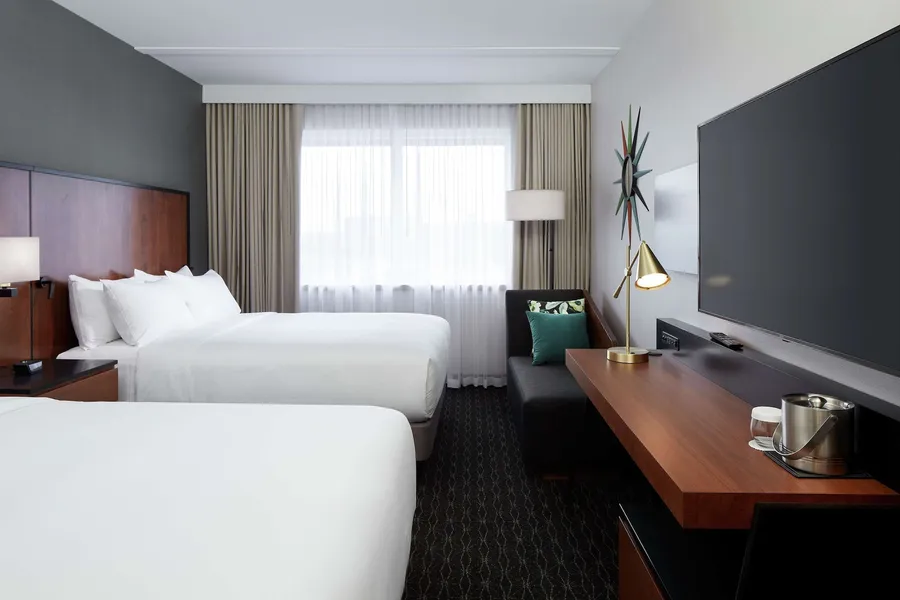 DoubleTree by Hilton Montreal Airport hotel detail image 6