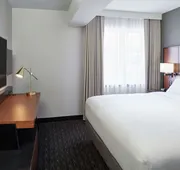 DoubleTree by Hilton Montreal Airport hotel detail image 7