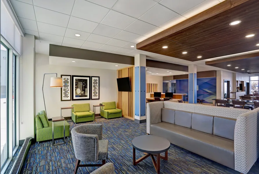 Holiday Inn Express & Suites Lenexa - Overland Park Area by IHG hotel detail image 6