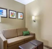 Comfort Suites University hotel detail image 7