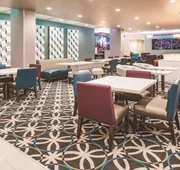 La Quinta Inn & Suites by Wyndham Dallas Plano - The Colony hotel detail image 3