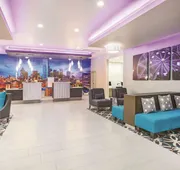 La Quinta Inn & Suites by Wyndham Dallas Plano - The Colony hotel detail image 4