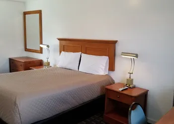 Budget Inn Breezewood hotel thumbnail 8