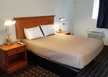 Budget Inn Breezewood hotel thumbnail 4