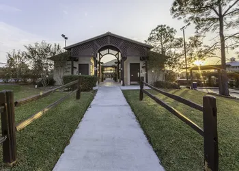Holiday Inn Club Vacations Piney Shores Resort By IHG hotel thumbnail 3