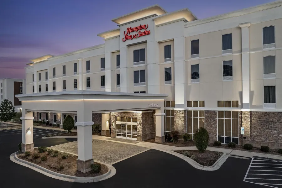 Hampton Inn & Suites Fayetteville hotel detail image 2