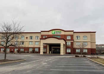 Holiday Inn Express St. Louis Arpt - Maryland Hgts hotel thumbnail 2
