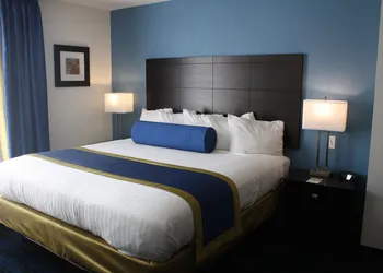 Holiday Inn Express St. Louis Arpt - Maryland Hgts hotel thumbnail 4
