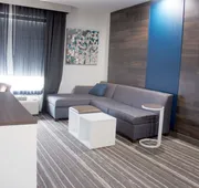 La Quinta Inn & Suites by Wyndham Owasso hotel detail image 7