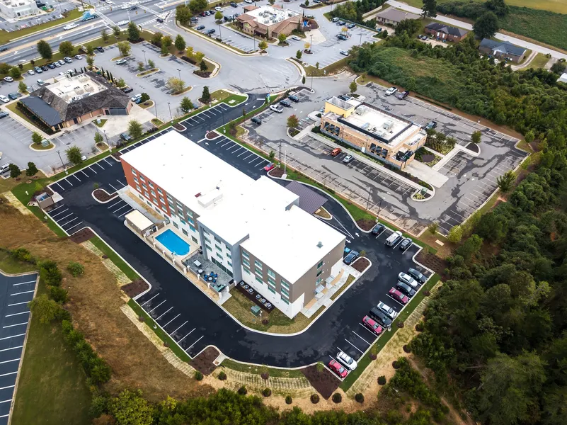 Holiday Inn Express & Suites Gainesville - Lake Lanier Area by IHG hotel detail image 2