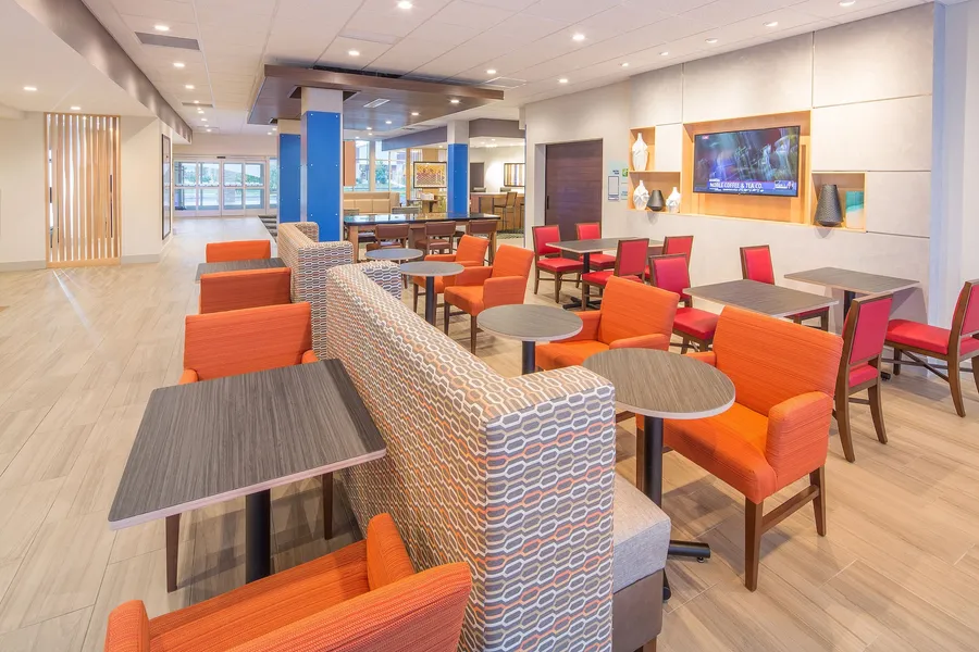 Holiday Inn Express & Suites Indianapolis NW - Zionsville by IHG hotel detail image 2