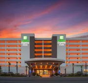 Holiday Inn Express & Suites Panama City Beach - Beachfront by IHG hotel detail image 4
