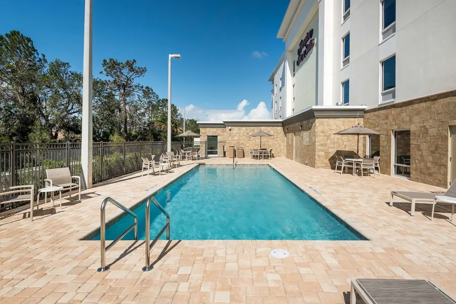 Hampton Inn & Suites West Melbourne-Palm Bay Road hotel detail image 2