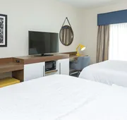 Hampton Inn & Suites Morgantown / University Town Centre hotel detail image 7