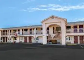 American Inn hotel thumbnail 2