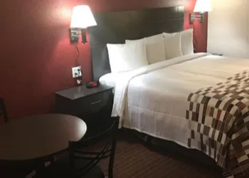 American Inn hotel thumbnail 5