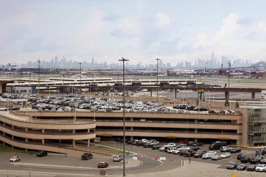 Newark Liberty International Airport Marriott hotel detail image 2