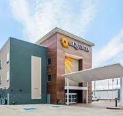 La Quinta Inn & Suites by Wyndham Ponca City hotel detail image 3