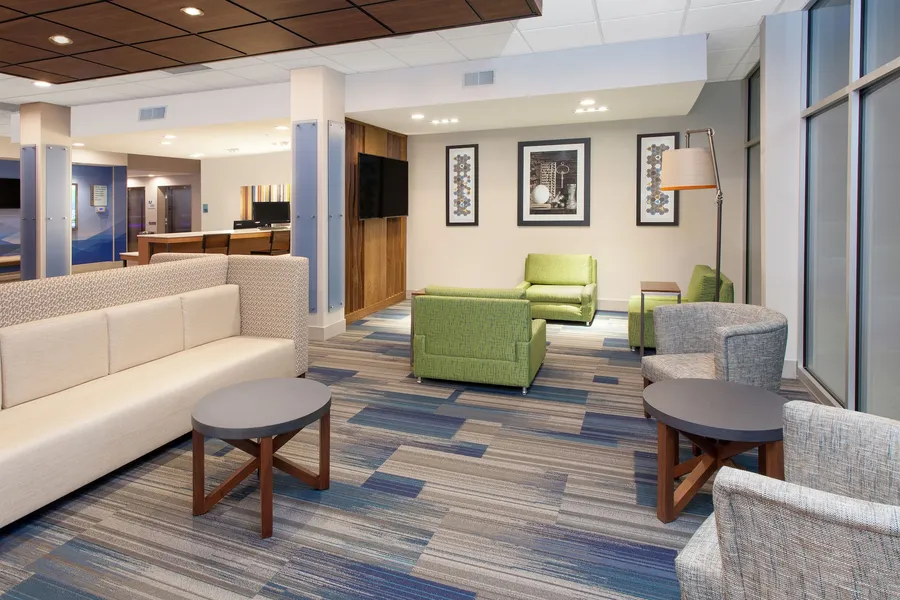 Holiday Inn Express and Suites Detroit/Sterling Heights by IHG hotel detail image 2