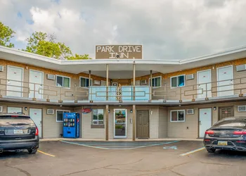 Park Drive Inn hotel thumbnail 2