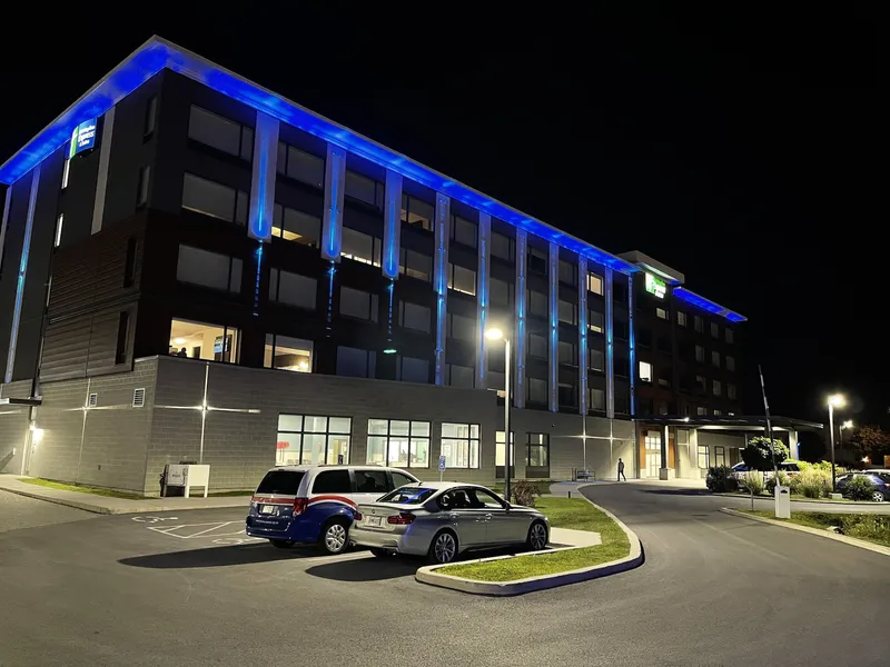 Holiday Inn Express & Suites - Gatineau - Ottawa by IHG hotel detail image 2