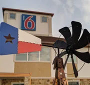 Motel 6 Houston, TX - North hotel detail image 7