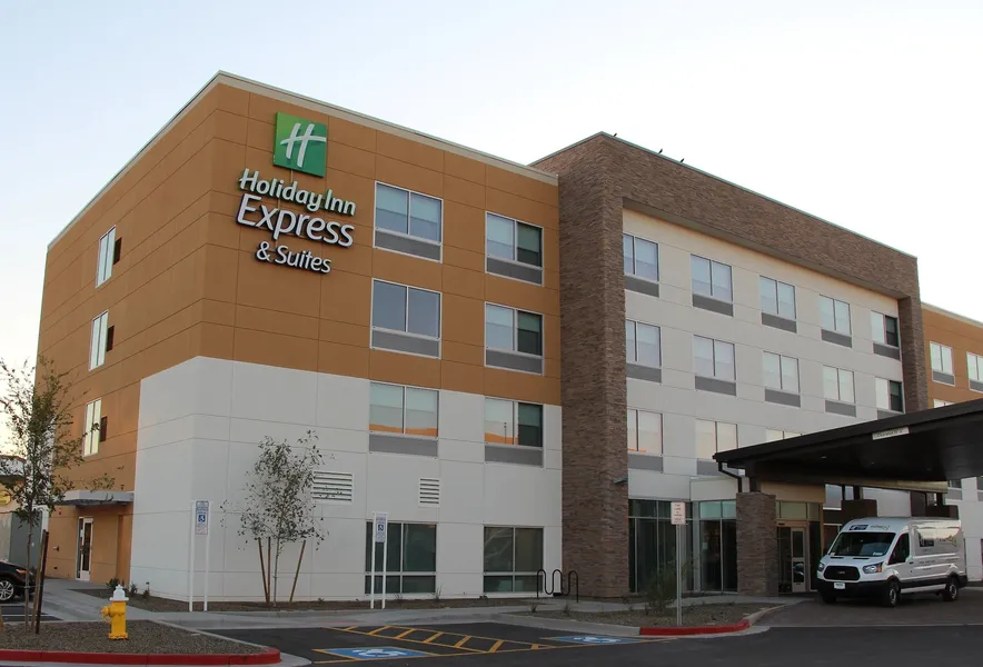 Holiday Inn Express & Suites Phoenix - Airport North by IHG hotel detail image 6
